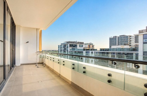 Eastgardens Apartment | Eastgardens 2BR/2BA | 2 Parking + Shops
