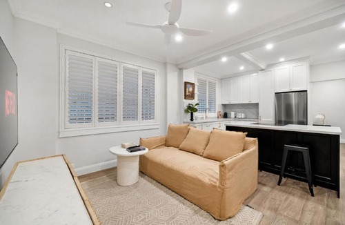 Rose Bay Apartment | Easy Access 2BR Flat with Parking in Rose Bay