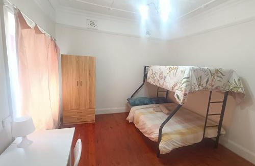 Earlwood House | Easy Triple Room in Earlwood - EW1