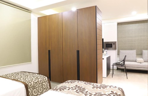 Thaltej Hotel | Ebony Residency