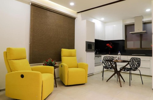 Thaltej Hotel | Ebony Residency