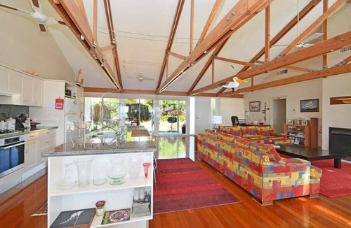 Morisset Park House | Edgewater Escape at Morisset Memories Lake Macquarie