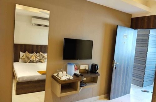 Medinipur Hotel | Eennra Kaansabbati