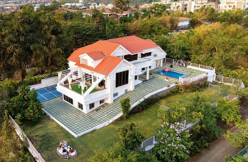 Kune Village Villa | EKOSTAY Luxe - Noah Villa with Peddle Court & Sunset View