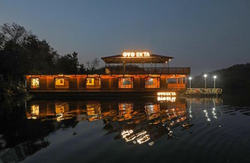 Rajpipla Boat Rental | Ekta Houseboat by CheckIn, Statue of Unity Kevadia