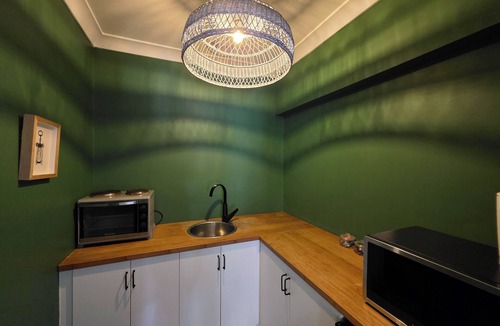 Warwick Farm Hotel | El Toro Motel