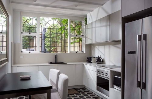 Woolwich House | Elegant 3-Bed Heritage House with Swimming Pool