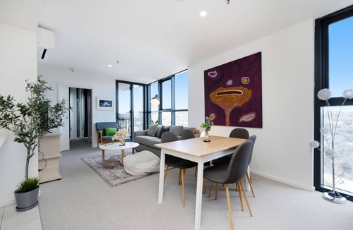 Belconnen Apartment | Elegant 3-Bed with Stunning Views, Close to Shops