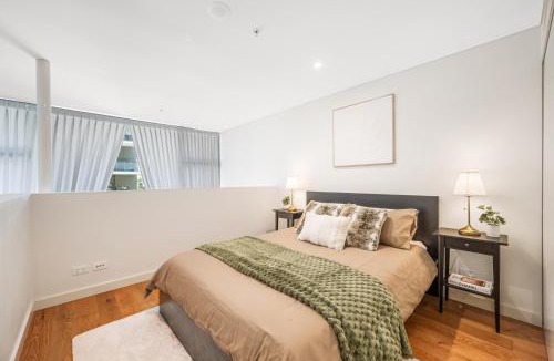 Macquarie Park Apartment | Elegant Loft Living w Soaring Ceilings