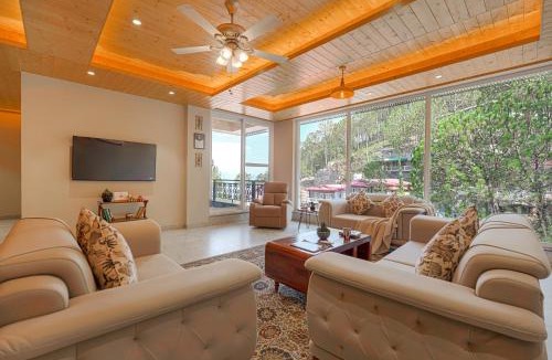 Kumarhatti Hotel | ELIVAAS Bask and Blessings Mist Suites with Private Balcony