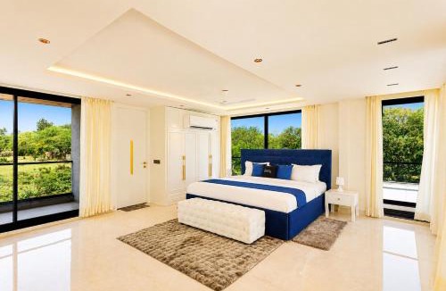 Gurugram Villa | ELIVAAS privé ASK Farms Pet-friendly Bespoke Villa with Private Pool, Cinema Room & Alfresco Pizza Station