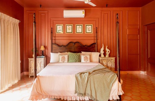 Calangute Villa | ELIVAAS Signature 5 BHK with Pvt Pool, Entertainment Room & Glass House - Bludoor