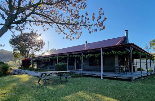 Blackheath House | Elsewhere Retreat Spectacular views, serenity & privacy on 40 acres in Megalong