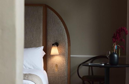 Annandale Hotel | Empire Hotel