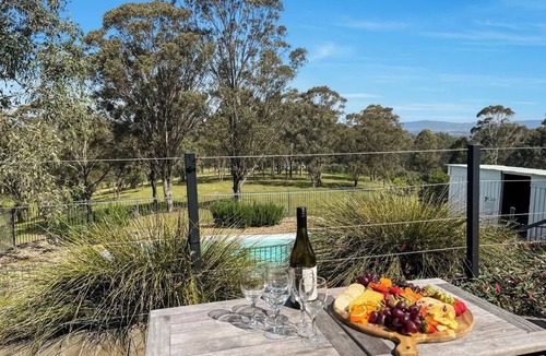 Lovedale House | Englewood Ridge - A country classic in scenic Lovedale