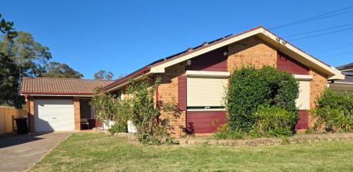 Kingswood House | Entire House, 4BR, Secure Backyard, Free WIFI