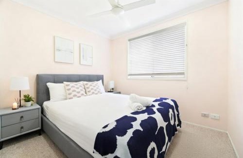 Mount Annan House | Escape from Relaxing Poolside House 3B