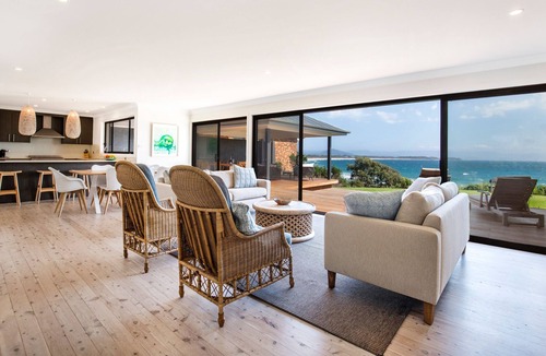 Culburra Beach House | Escape-Luxury Absolute Beachfront Holiday Home, Culburra Beach