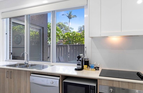 Ettalong Beach House | Escape on Ridge modern 3 bedroom townhouse