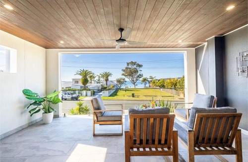 Salamander Bay House | Escape on Wanda, 188 Soldiers Point Rd - Spectacular views, Ducted Air Con, WiFi