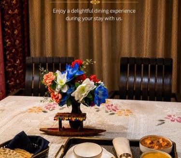 Srinagar House | Everest Guest House