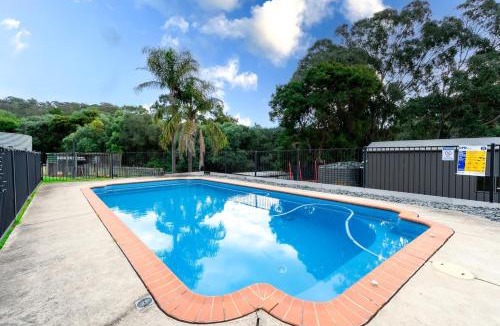 Mount Hunter House | Exclusive Manor Retreat Farm Stay Pool 5BD