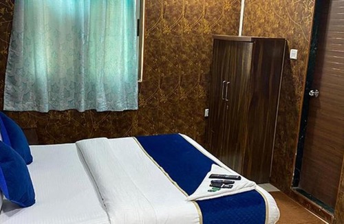 Andheri West Hotel | FabExpress Ashirwad Residency