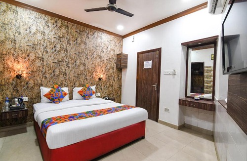Park Street Hotel | FabExpress New Diamond