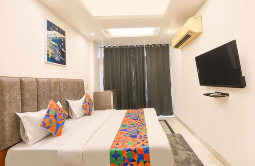 Jasola Hotel | FabHotel 82 Inn