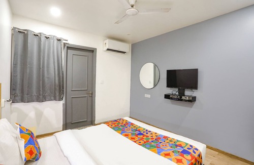 Pitampura Hotel | FabHotel A One Pitampura Inn