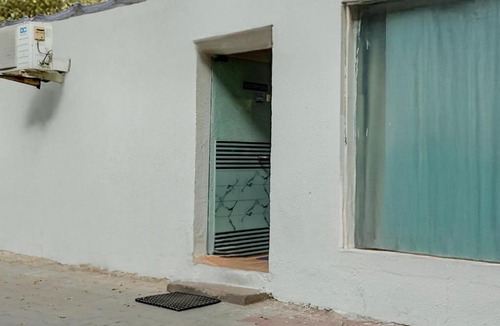 Ahmedabad Hotel | FabHotel Aavkar