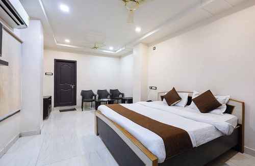 Guntur Hotel | Fabhotel Aditya Grand