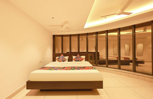 Hanmakonda Hotel | Fabhotel Aishwarya Inn