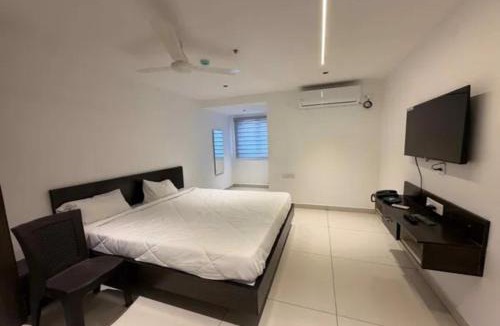 Hanmakonda Hotel | FabHotel Aishwarya Inn Hanamkonda