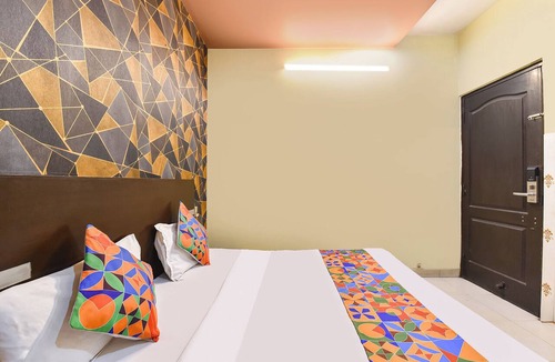Sindhi Camp Hotel | Fabhotel Ak Acacia Jazz Club