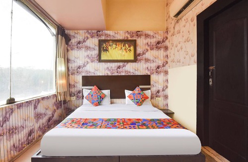 Sindhi Camp Hotel | Fabhotel Ak Acacia Jazz Club