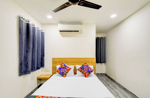 LB Nagar Hotel | FabHotel Che Sigma - Nr. LB Nagar Metro Station