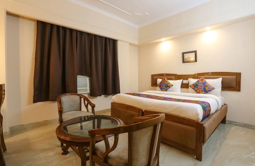 Sushant Lok Hotel | FabHotel Comfort Residency II