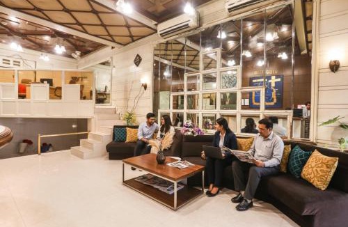 Nagpur Hotel | FabHotel Darshan Tower - CA Road