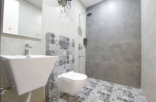 Delhi Hotel | FabHotel Eminence Grand