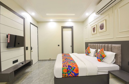 Delhi Hotel | FabHotel Eminence Grand