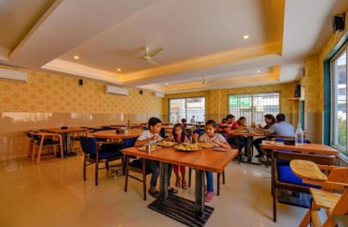 Phase 1 Hotel | FabHotel Empire Executive - Nr HINJEWADI PHASE 1