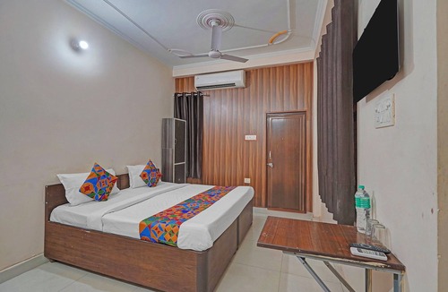 Naini Hotel | Fabhotel Hare Rama