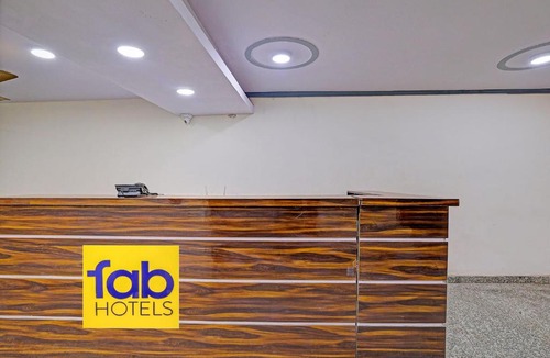 Delhi Hotel | FabHotel Havenora - Nr Maharani Bagh