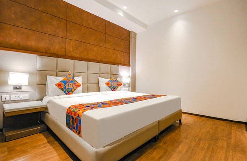 Chhatarpur Hotel | FabHotel Hexa Chhatarpur
