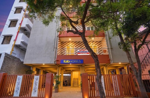 Pimpri - Chinchwad Hotel | FabHotel Infinity Residency