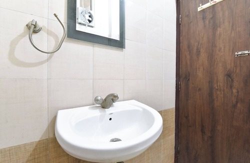 Shri Madhopur Hotel | FabHotel Jinesh - Vaishali Nagar, Jaipur