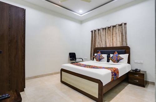 Raipur Hotel | FabHotel Johar Inn