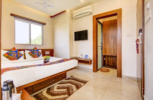 Maharana Pratap Nagar Hotel | FabHotel Khushi Regent