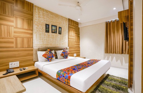 Ahmedabad Hotel | Fabhotel Kingsway